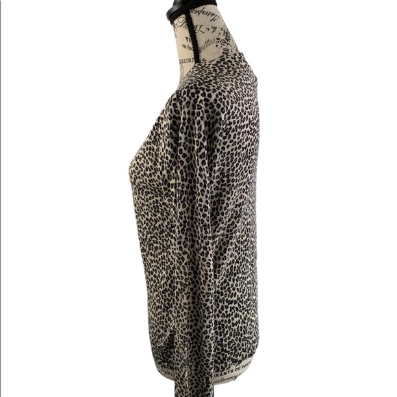 * August silk women’s medium leopard sweater - Picture 7 of 9